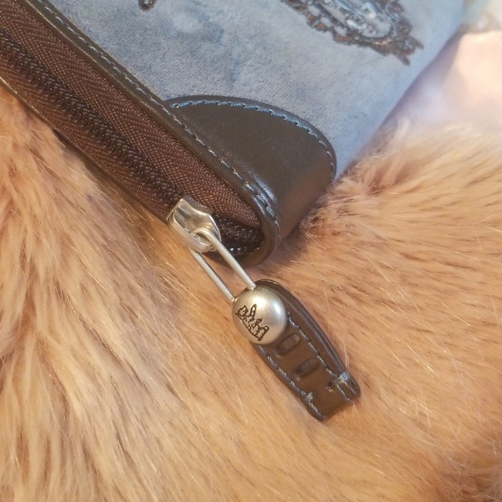 👑JUICY COUTURE👑 velour wallet! - Picture 4 of 4